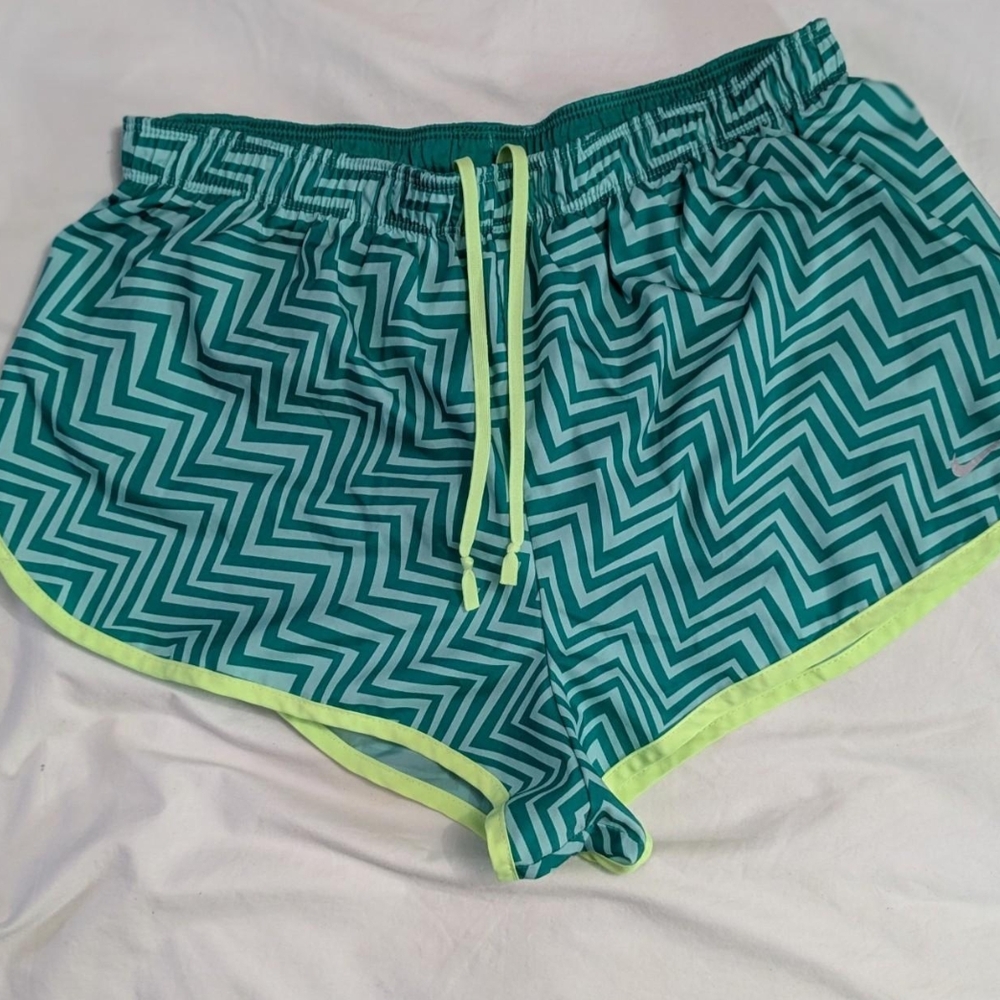 (M) Nike Women's Dri-Fit Multicolored Green Athletic Running Shorts with Lining